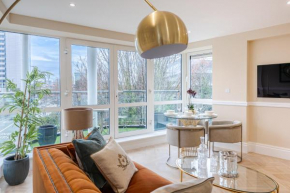 Inviting Stylish 2Bedroom Apartment in Chiswick with AC London
